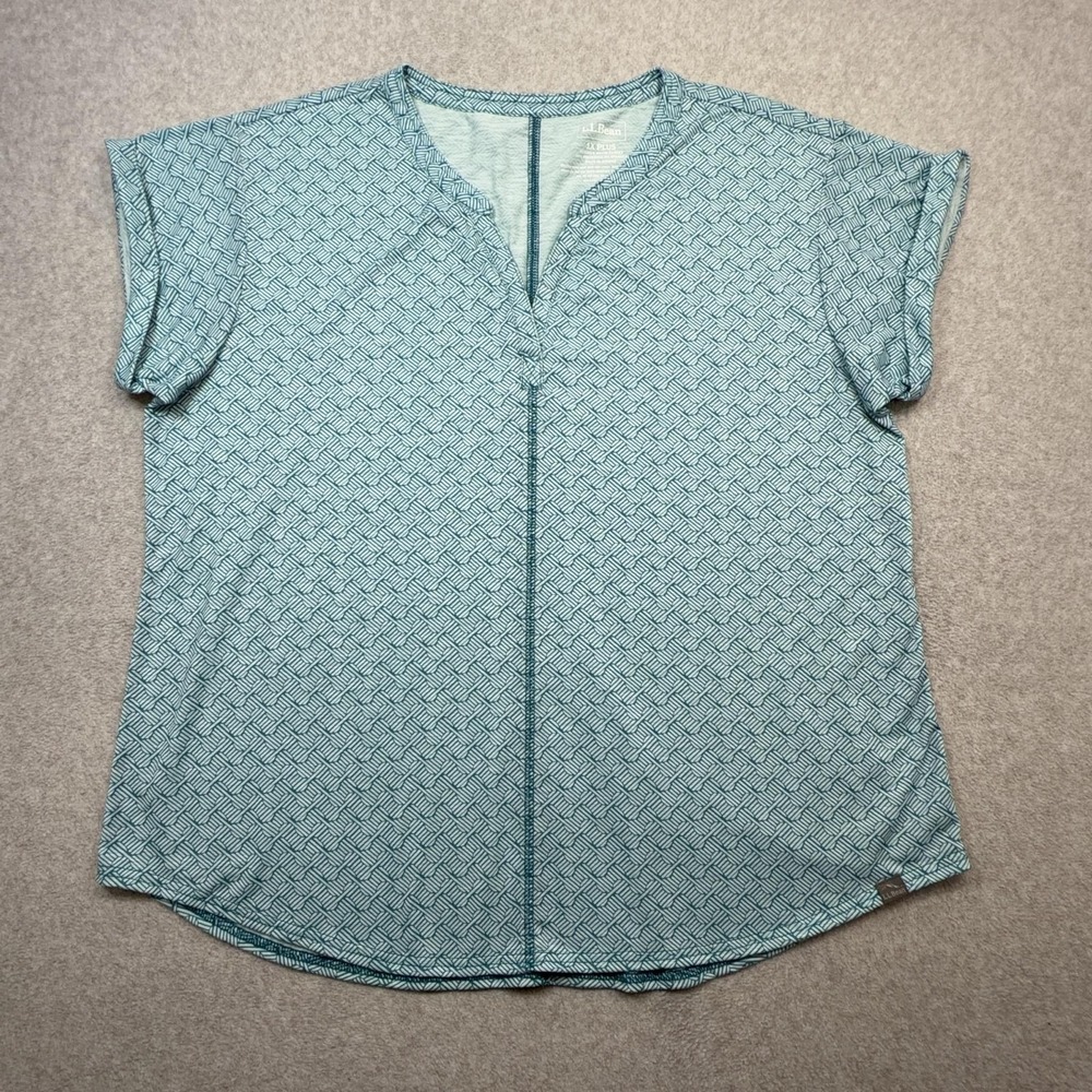 LL Bean Streamside Tee Shirt Womens 1X Plus Blue Geo Print Short Sleeve V Neck